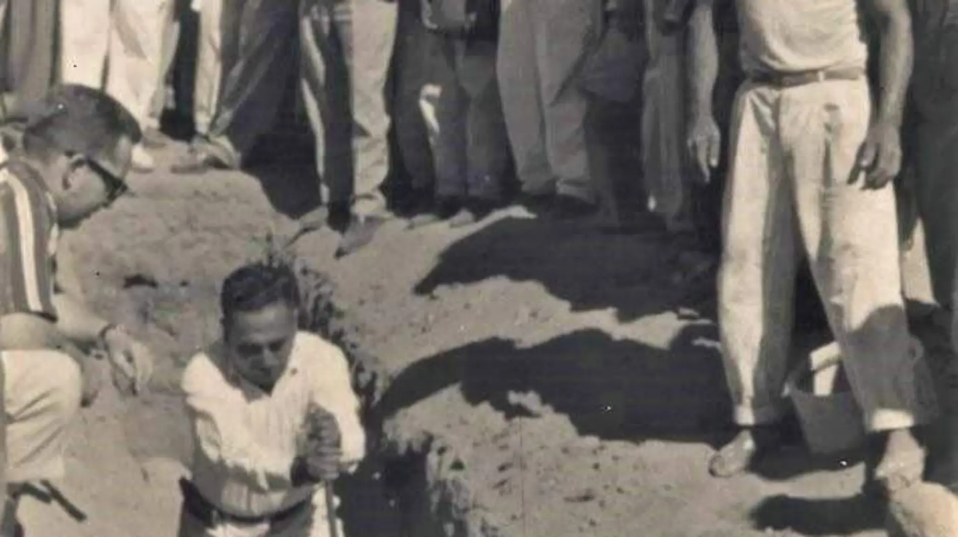 Primera tuberia para el agua potable, don Chencho Otero, 1